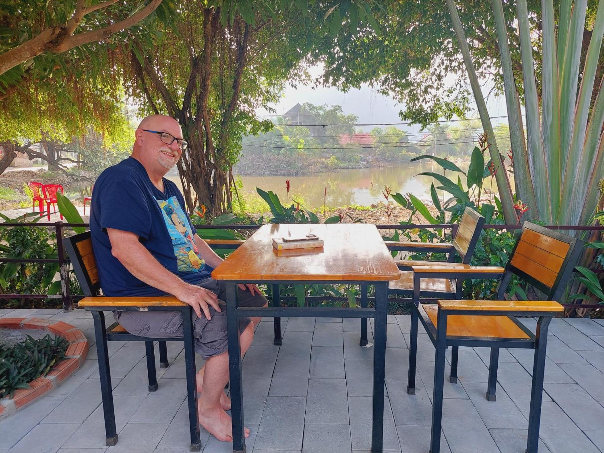 Mountain Side & Cafe Ninh Binh