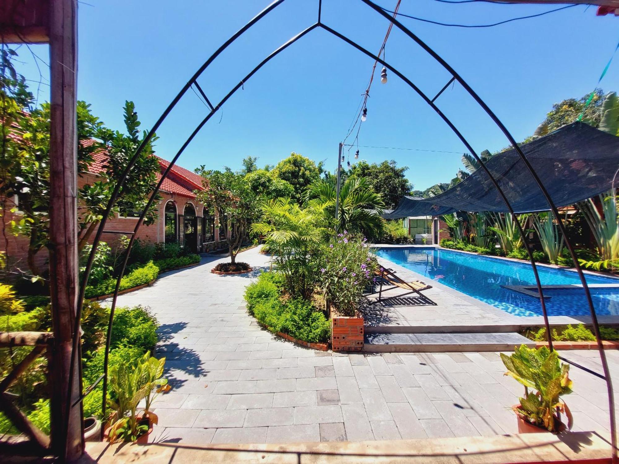 Homestay Mountain Side & Cafe *